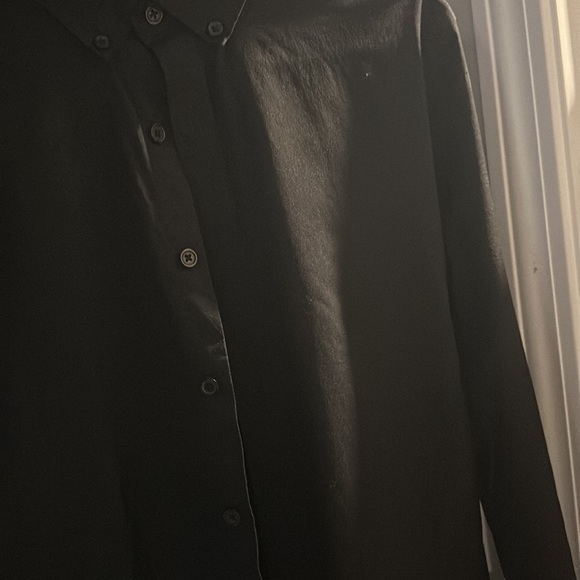 Like new shirt used twice then put away - Picture 5 of 6